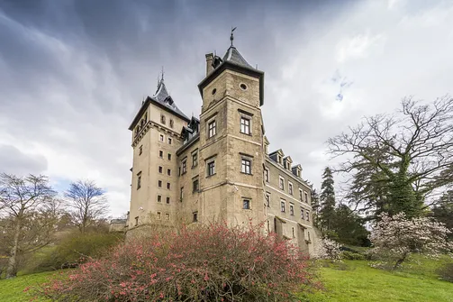 Zamek w Gołuchowie - szesnastowieczna budowla otoczona zabytkowym parkiem