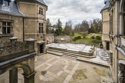 Zamek w Gołuchowie - szesnastowieczna budowla otoczona zabytkowym parkiem