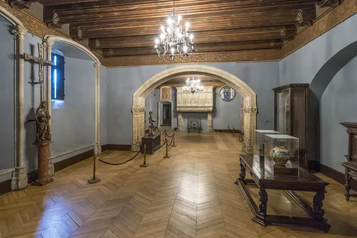 Zamek w Gołuchowie - szesnastowieczna budowla otoczona zabytkowym parkiem