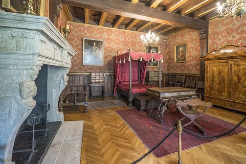 Zamek w Gołuchowie - szesnastowieczna budowla otoczona zabytkowym parkiem