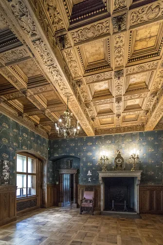 Zamek w Gołuchowie - szesnastowieczna budowla otoczona zabytkowym parkiem