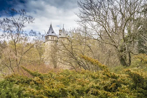 Zamek w Gołuchowie - szesnastowieczna budowla otoczona zabytkowym parkiem