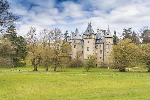 Zamek w Gołuchowie - szesnastowieczna budowla otoczona zabytkowym parkiem