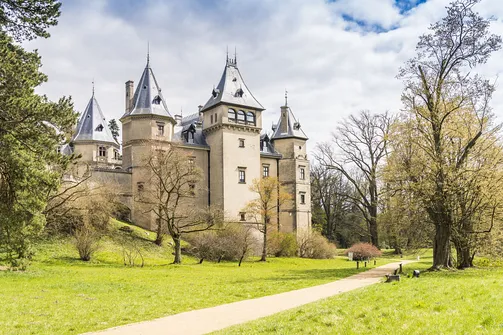 Zamek w Gołuchowie - szesnastowieczna budowla otoczona zabytkowym parkiem
