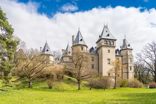 Zamek w Gołuchowie - szesnastowieczna budowla otoczona zabytkowym parkiem