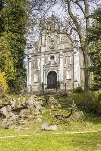 Zamek w Gołuchowie - szesnastowieczna budowla otoczona zabytkowym parkiem