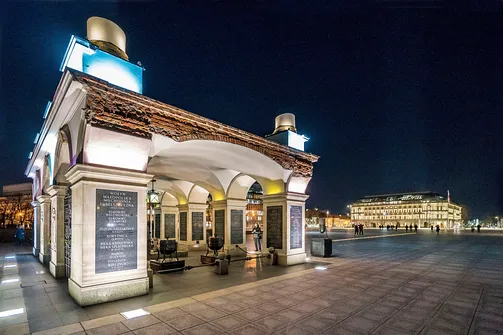 Warszawa - wieczorny spacer po Śródmieściu