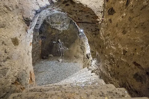 Zamek Grodno – malowniczo położony zamek w Zagórzu Śląskim
