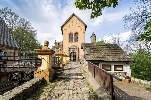 Zamek Grodno – malowniczo położony zamek w Zagórzu Śląskim
