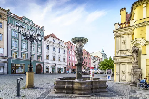Fontanna Atlasa na rynku w Świdnicy