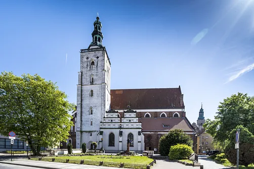 Kościół parafii pw. św. Jana Apostoła i Ewangelisty w Oleśnicy