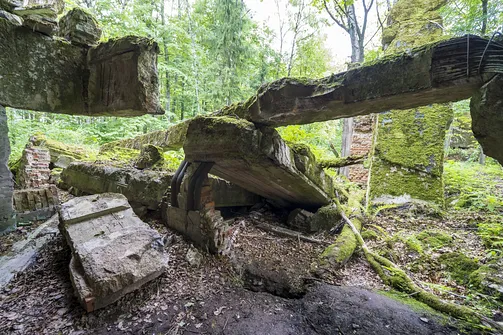 Wilczy Szaniec - dawna główna kwatera Adolfa Hitlera