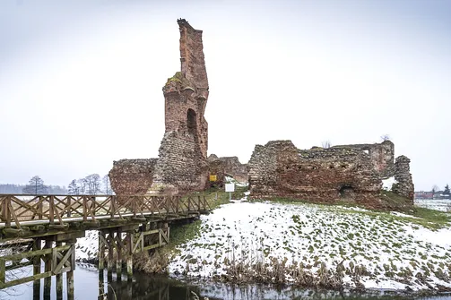 Besiekiery - ruiny późnogotyckiego zamku