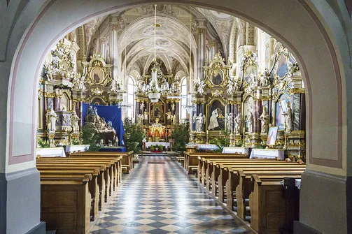 Wnętrze kościoła oo. Bernardynów w Łęczycy