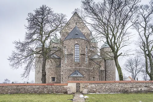 Archikolegiata w Tumie - skarb romańskiej architektury