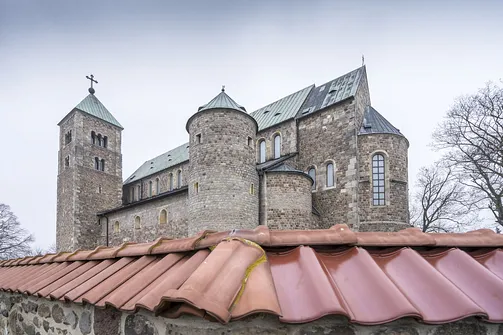 Archikolegiata w Tumie - skarb romańskiej architektury