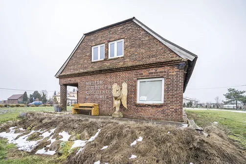 Archikolegiata w Tumie - skarb romańskiej architektury