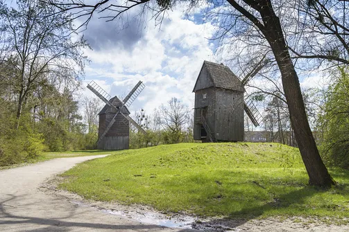 Muzeum Wsi Opolskiej - wiatraki z Dobrzenia Wielkiego i Grotowic
