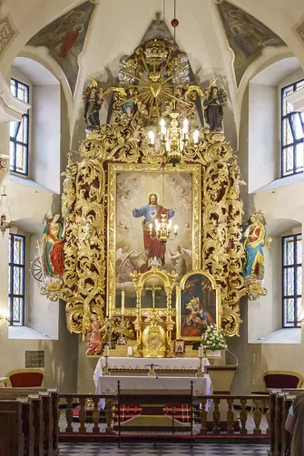 Ołtarz w kościele w Toszku