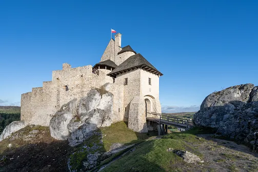 Zamek Bobolice - odbudowana warownia na Szlaku Orlich Gniazd