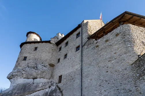 Zamek Bobolice - odbudowana warownia na Szlaku Orlich Gniazd