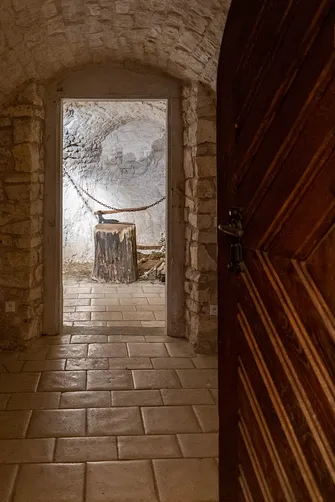 Zamek Bobolice - odbudowana warownia na Szlaku Orlich Gniazd