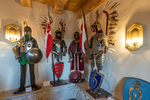 Zamek Bobolice - odbudowana warownia na Szlaku Orlich Gniazd