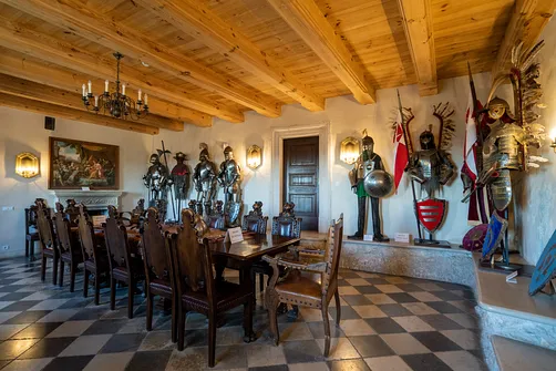 Zamek Bobolice - odbudowana warownia na Szlaku Orlich Gniazd