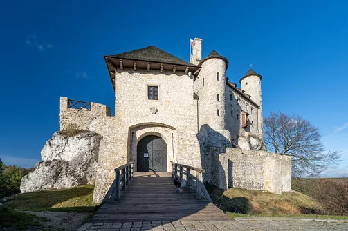 Zamek Bobolice - odbudowana warownia na Szlaku Orlich Gniazd