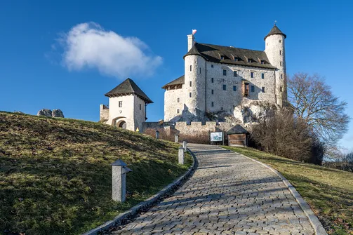Zamek Bobolice - odbudowana warownia na Szlaku Orlich Gniazd
