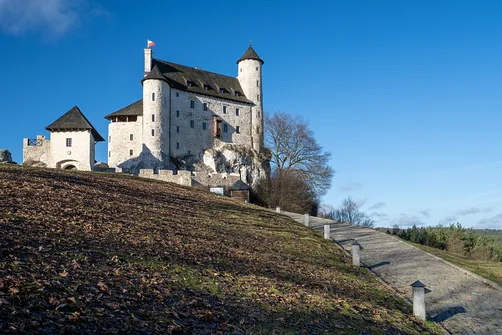 Zamek Bobolice - odbudowana warownia na Szlaku Orlich Gniazd