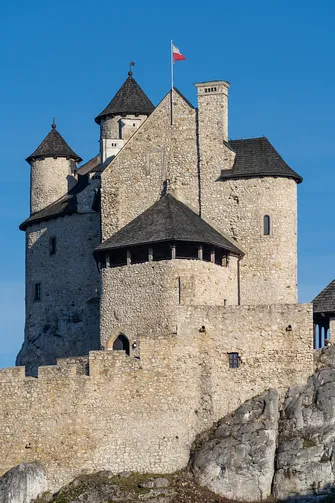 Zamek Bobolice - odbudowana warownia na Szlaku Orlich Gniazd