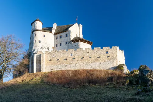 Zamek Bobolice - odbudowana warownia na Szlaku Orlich Gniazd