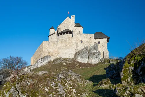 Zamek Bobolice - odbudowana warownia na Szlaku Orlich Gniazd