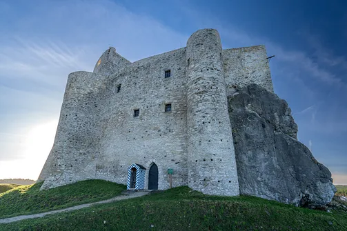 Zamek w Mirowie - XIV-wieczna warownia Jury Krakowsko-Częstochowskiej