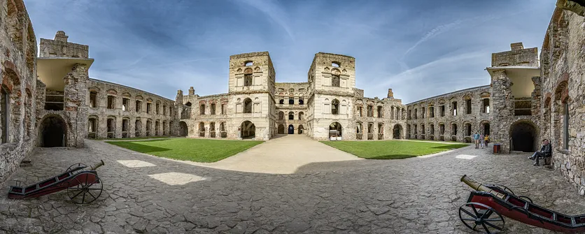 Zamek Krzyżtopór w Ujeździe