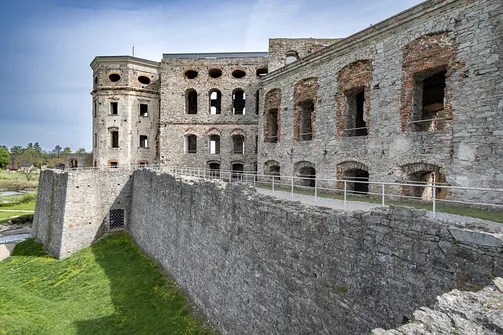 Zamek Krzyżtopór w Ujeździe