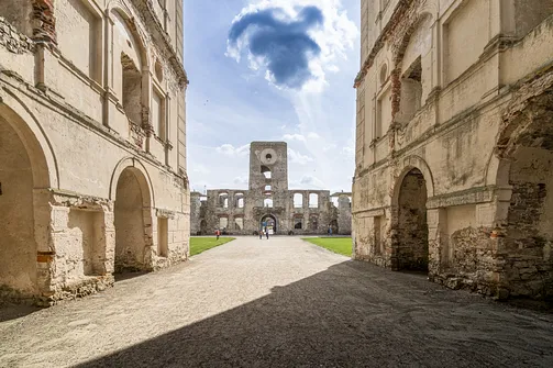 Zamek Krzyżtopór w Ujeździe