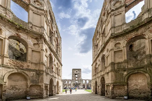 Zamek Krzyżtopór w Ujeździe