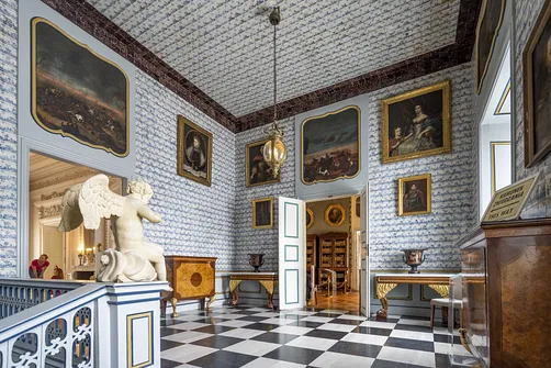 Pałac w Nieborowie - barokowa rezydencja z malowniczym ogrodem