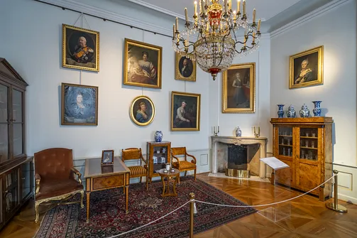 Pałac w Nieborowie - barokowa rezydencja z malowniczym ogrodem