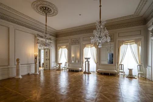 Pałac w Nieborowie - barokowa rezydencja z malowniczym ogrodem