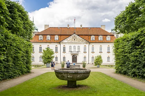 Pałac w Nieborowie - barokowa rezydencja z malowniczym ogrodem