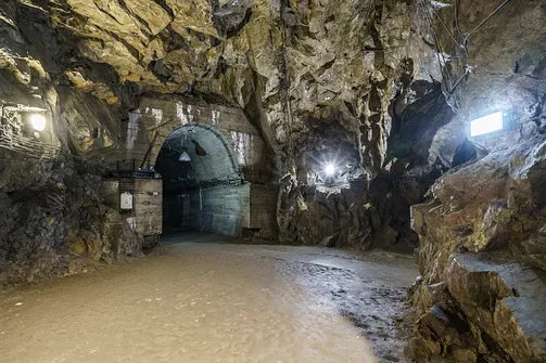 Podziemia Zamku Książ - sekretne korytarze pełne tajemnic