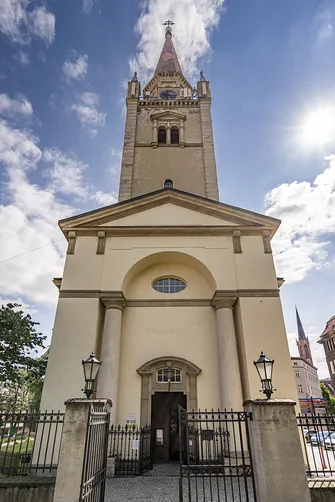 Kościół Zbawiciela w Wałbrzychu – klasycyzm autorstwa Langhansa