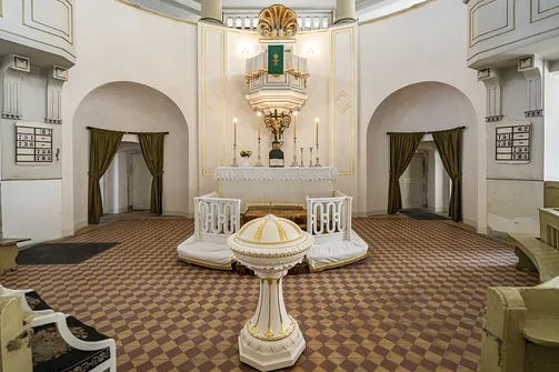 Kościół Zbawiciela w Wałbrzychu – klasycyzm autorstwa Langhansa