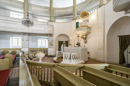 Kościół Zbawiciela w Wałbrzychu – klasycyzm autorstwa Langhansa