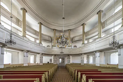 Kościół Zbawiciela w Wałbrzychu – klasycyzm autorstwa Langhansa