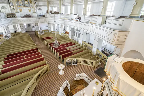 Kościół Zbawiciela w Wałbrzychu – klasycyzm autorstwa Langhansa