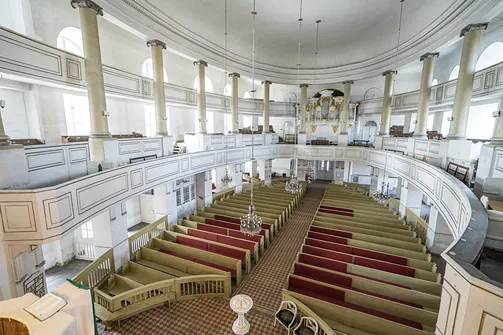 Kościół Zbawiciela w Wałbrzychu – klasycyzm autorstwa Langhansa